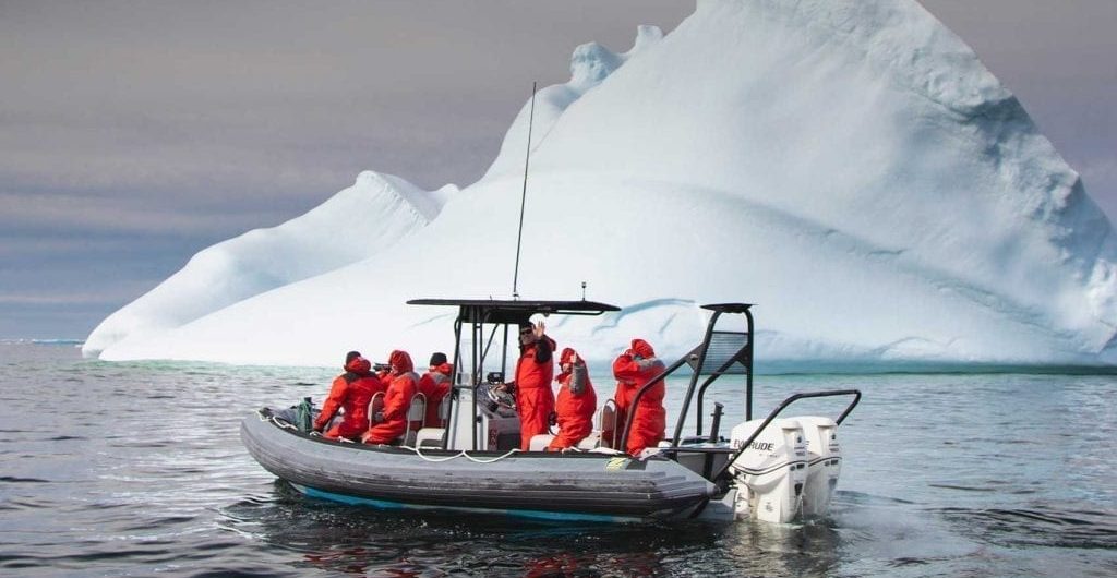 Boat Tours vs Land Viewing: The Best Way to See Icebergs